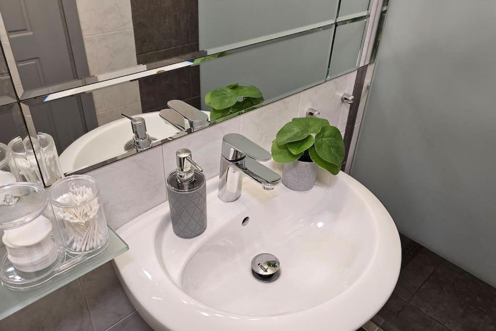 Artistico Two-Bedroom Apartment In Kolonaki Афіни Екстер'єр фото